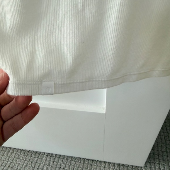 Lululemon Ribbed Cropped Shirt Size S - Picture 3 of 3